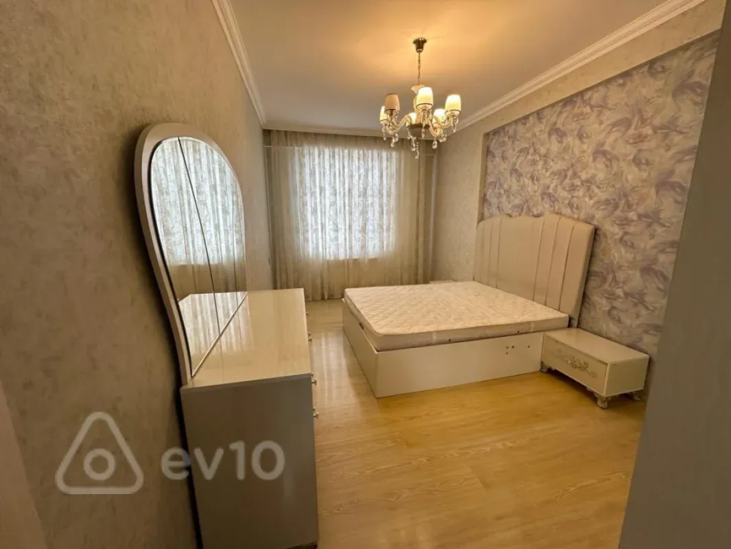 Kirayə verilir 2 otaqlı yeni tikili 70 m²