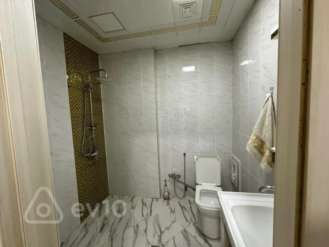 Kirayə verilir 2 otaqlı yeni tikili 70 m²