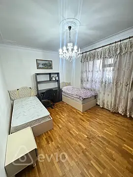 Kirayə verilir 4 otaqlı köhnə tikili 100 m²