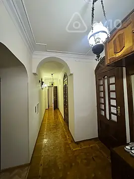 Kirayə verilir 4 otaqlı köhnə tikili 100 m²