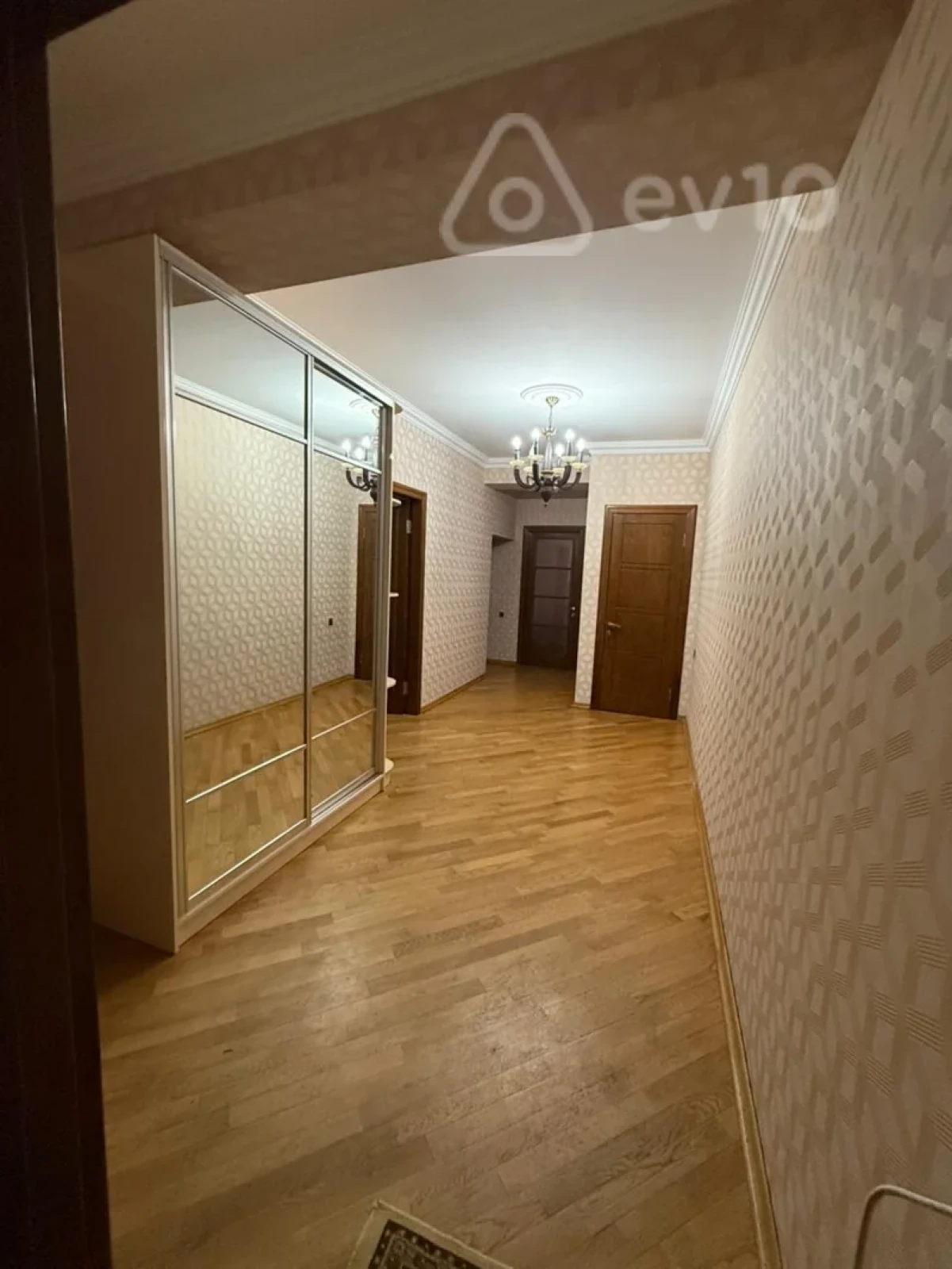 Kirayə verilir 3 otaqlı yeni tikili 134 m²