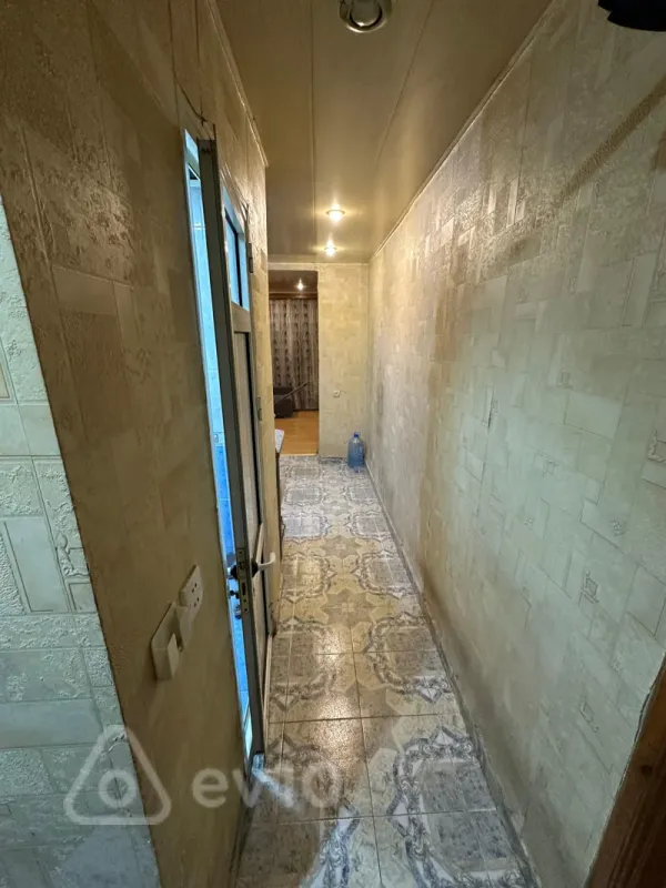 Satılır 2 otaqlı köhnə tikili 55 m²