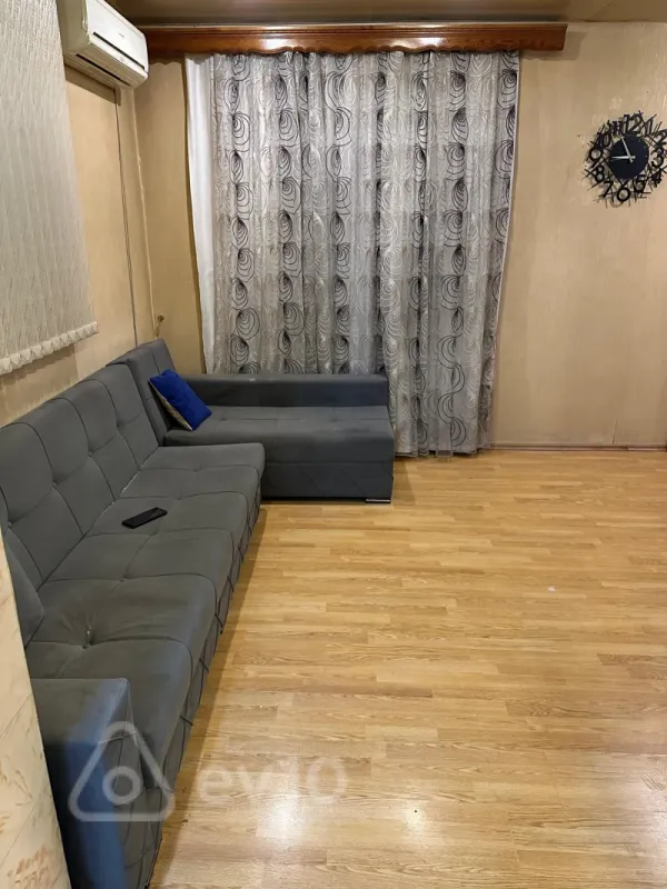 Satılır 2 otaqlı köhnə tikili 55 m²