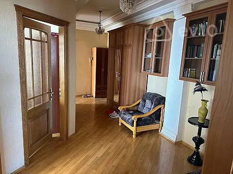 Satılır 3 otaqlı yeni tikili 127 m²