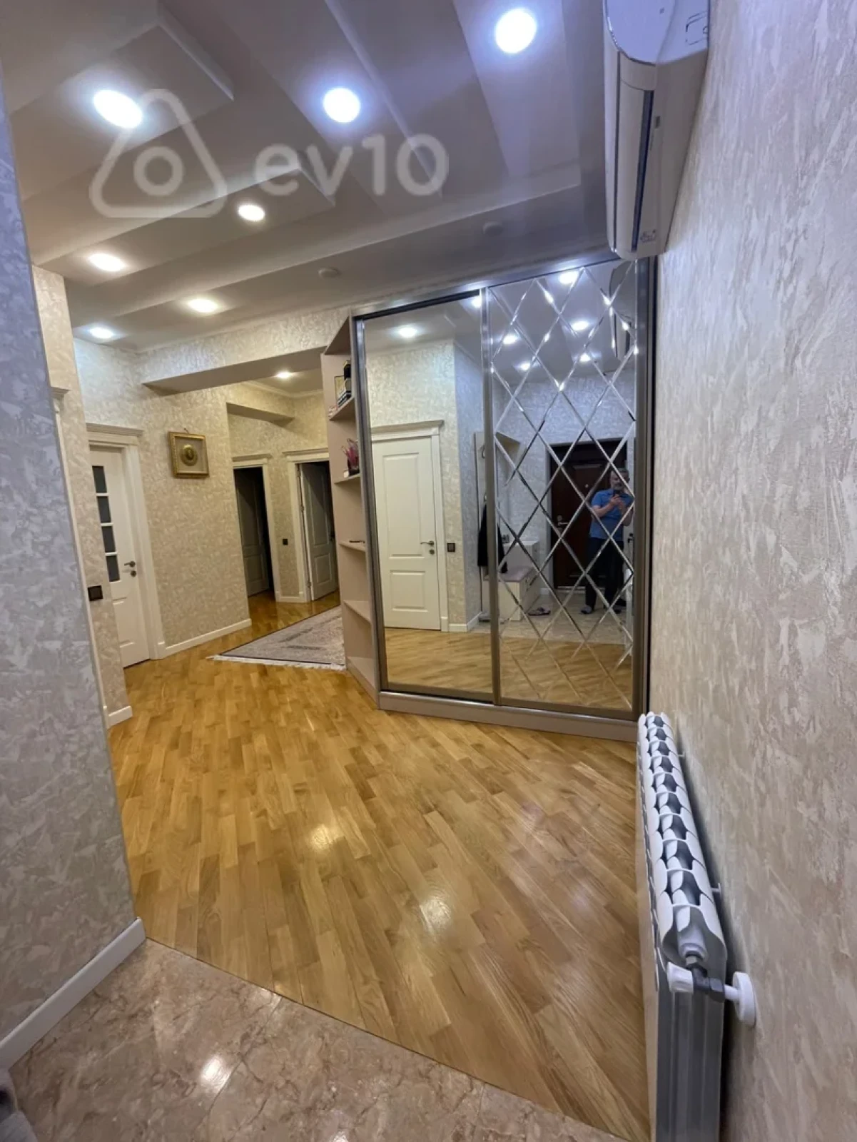 Satılır 3 otaqlı yeni tikili 127.4 m²