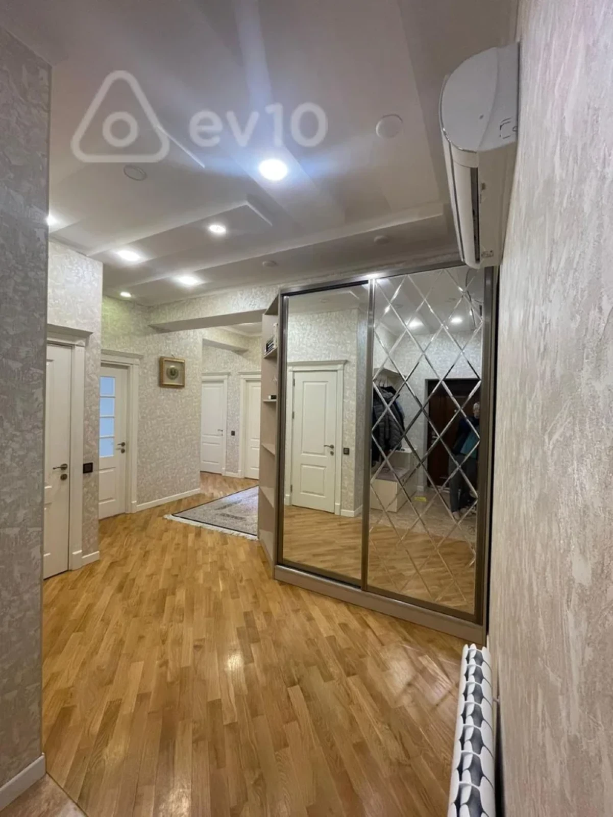 Satılır 3 otaqlı yeni tikili 127.4 m²