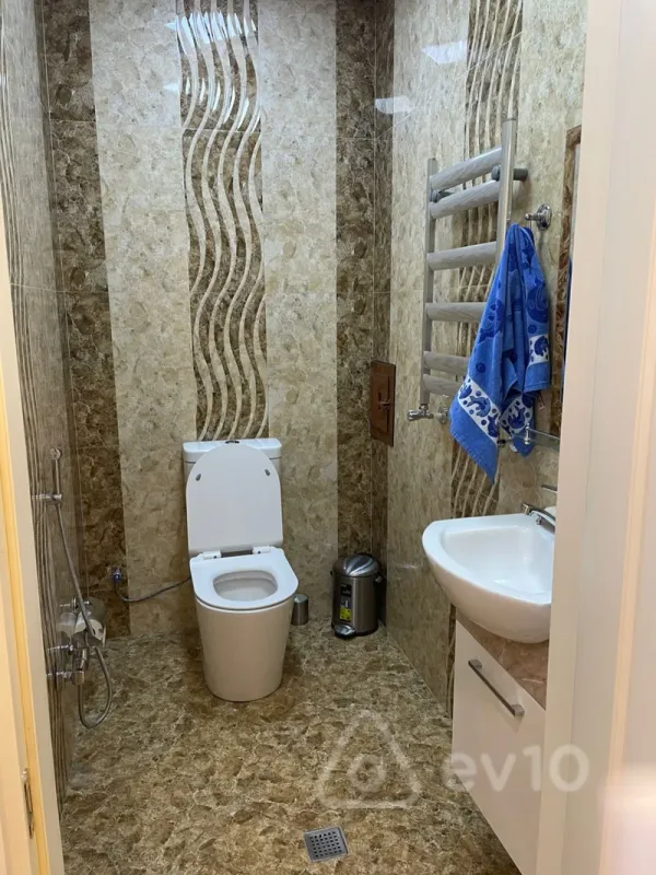 Satılır 3 otaqlı yeni tikili 127.4 m²