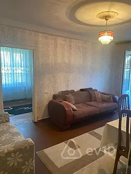 Kirayə verilir 2 otaqlı köhnə tikili 52 m²