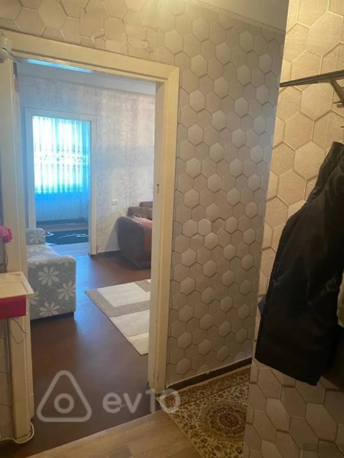 Kirayə verilir 2 otaqlı köhnə tikili 52 m²