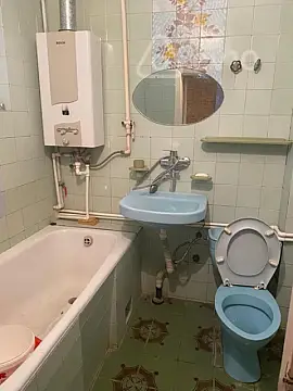 Kirayə verilir 2 otaqlı köhnə tikili 52 m²