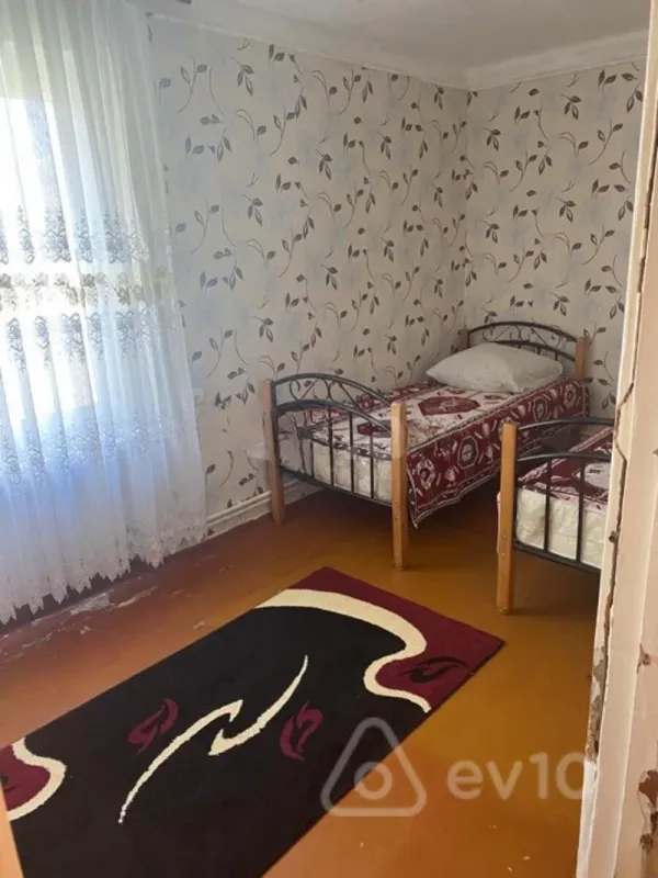 Kirayə verilir 2 otaqlı köhnə tikili 52 m²