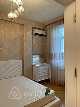 Kirayə verilir 2 otaqlı yeni tikili 70 m²