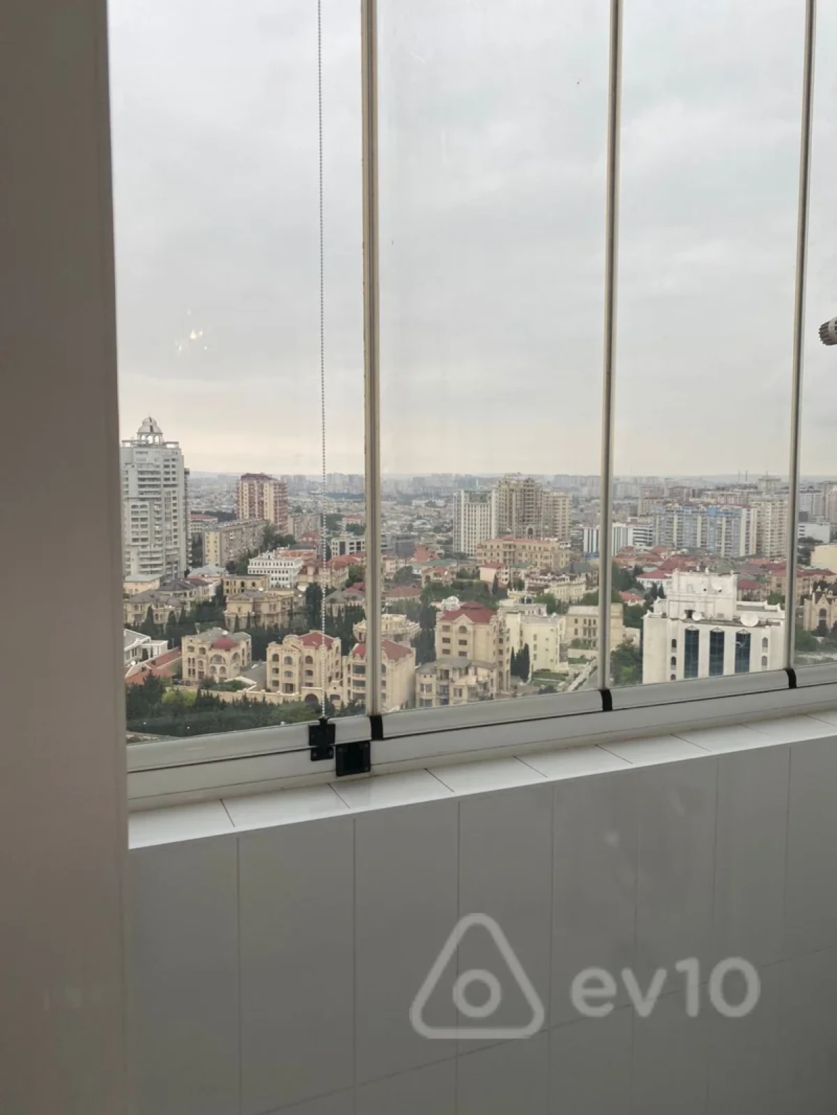 Kirayə verilir 2 otaqlı yeni tikili 70 m²