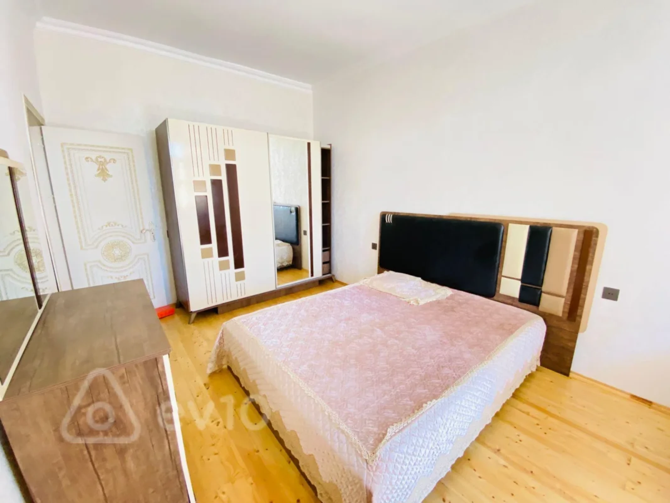 Kirayə verilir 2 otaqlı yeni tikili 40 m²