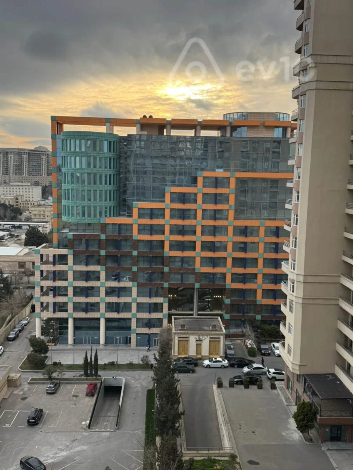 Kirayə verilir 2 otaqlı yeni tikili 120 m²