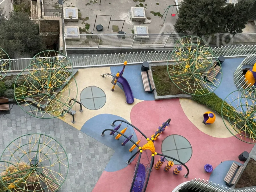 Kirayə verilir 2 otaqlı yeni tikili 120 m²