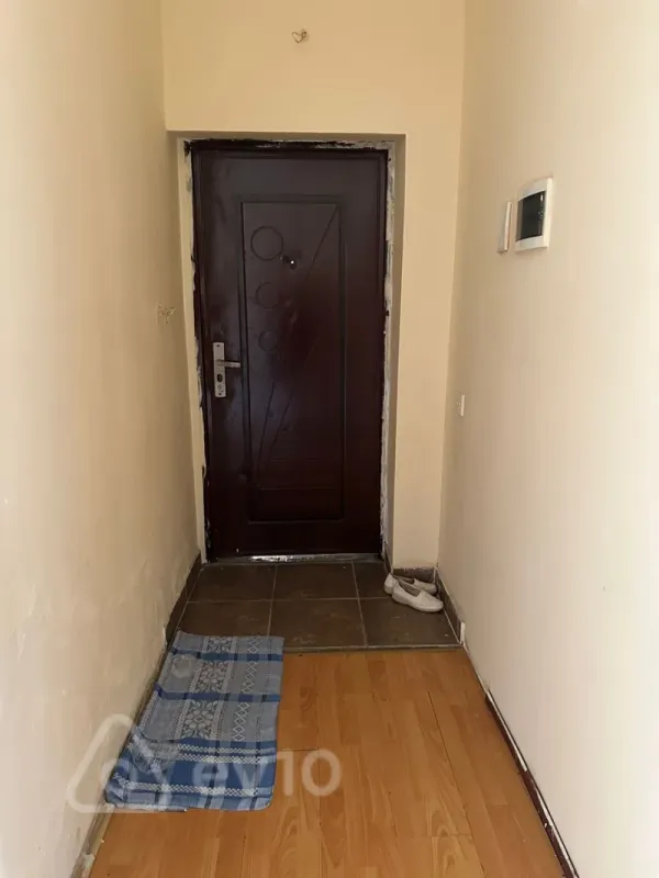 Satılır 2 otaqlı köhnə tikili 57 m²