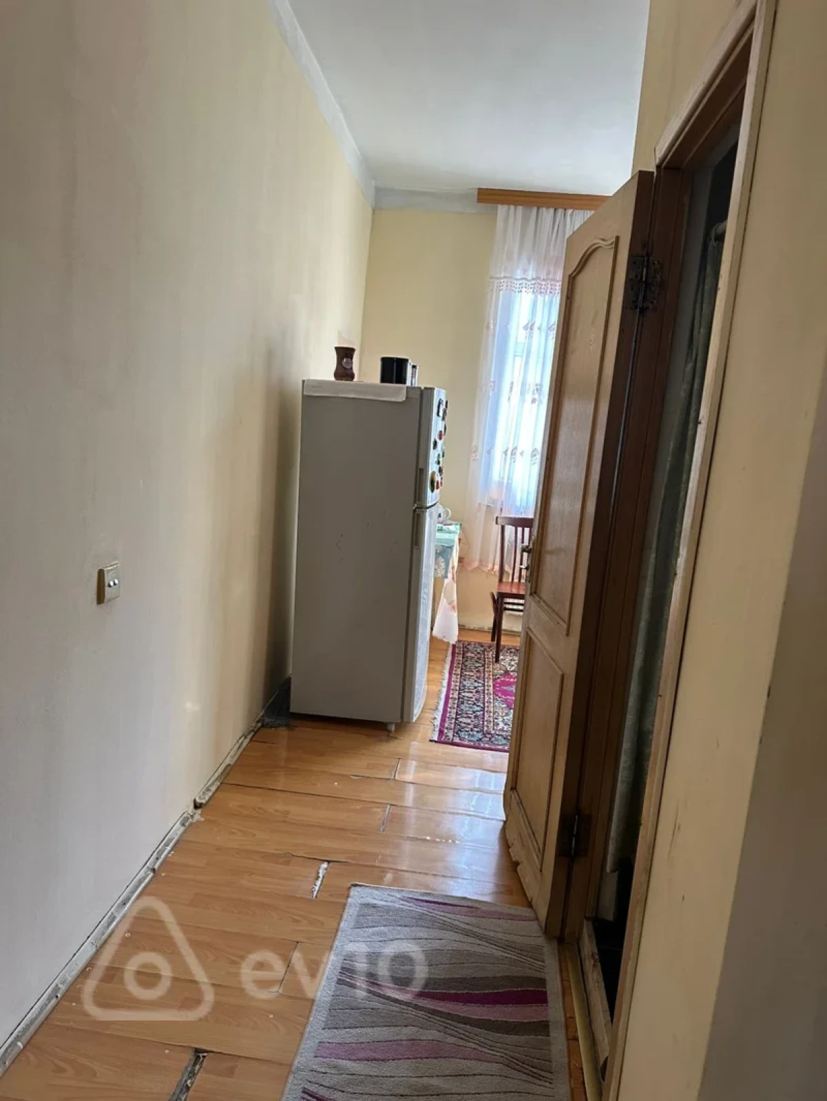 Satılır 2 otaqlı köhnə tikili 57 m²