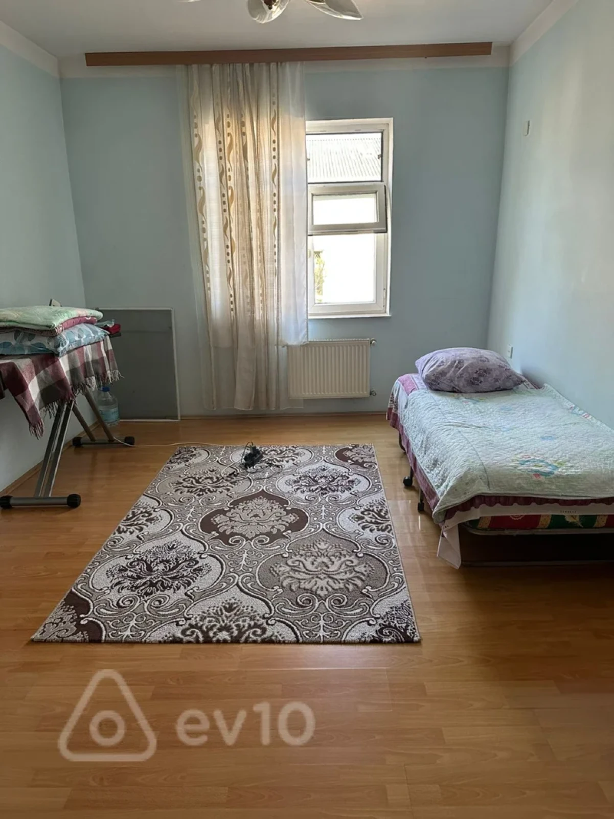 Satılır 2 otaqlı köhnə tikili 57 m²