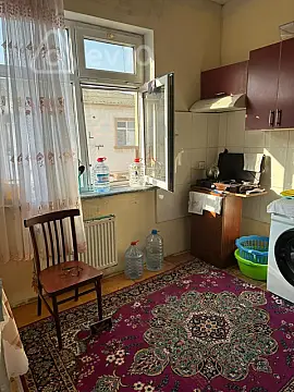 Satılır 2 otaqlı köhnə tikili 57 m²