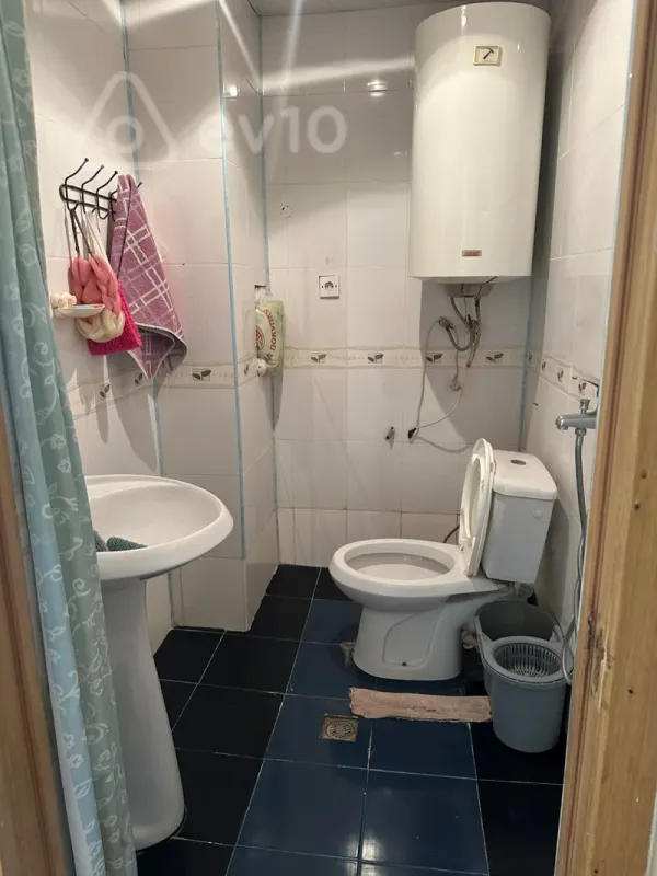 Satılır 2 otaqlı köhnə tikili 57 m²