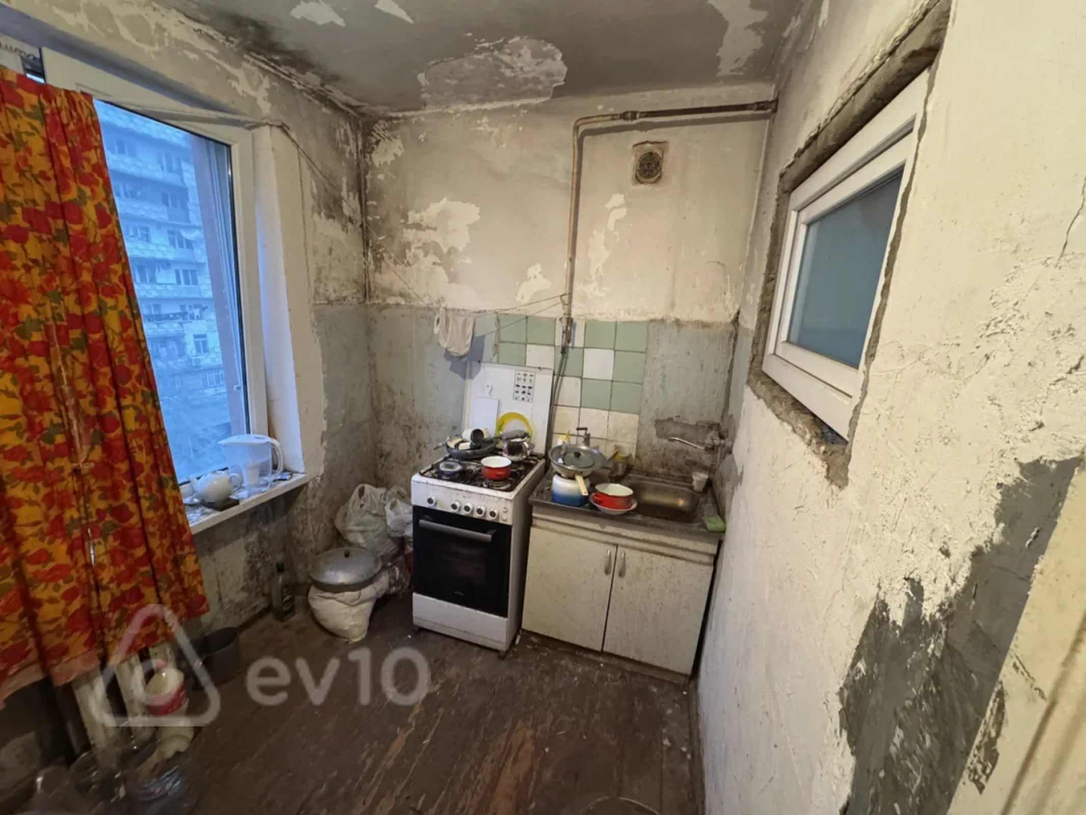 Satılır 2 otaqlı köhnə tikili 45.2 m²