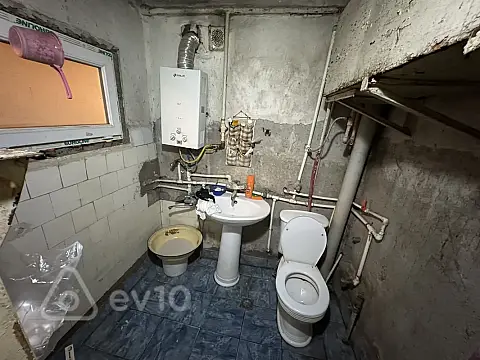 Satılır 2 otaqlı köhnə tikili 45.2 m²