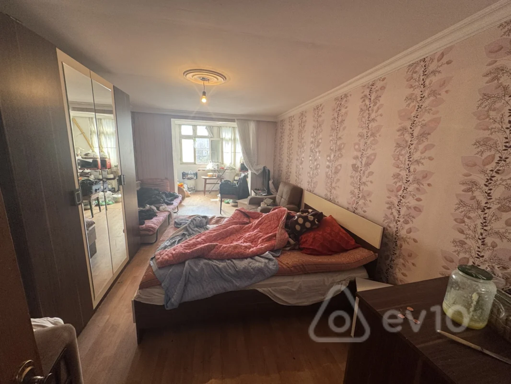 Satılır 3 otaqlı köhnə tikili 60 m²