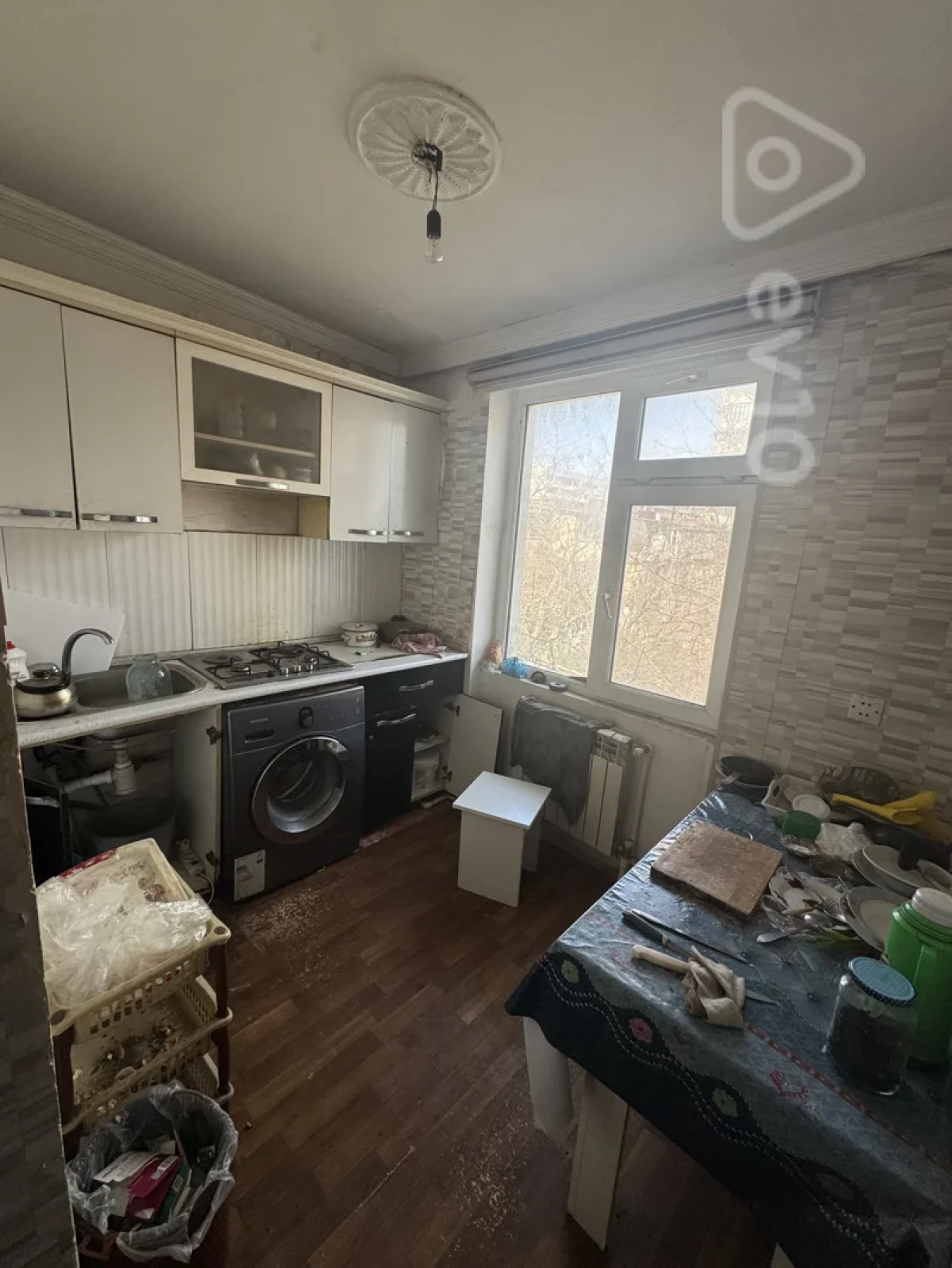 Satılır 3 otaqlı köhnə tikili 60 m²