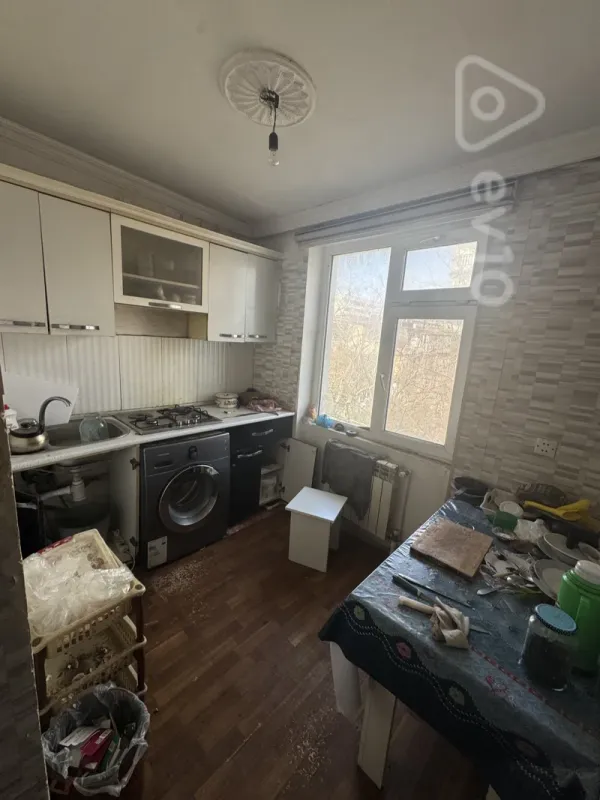 Satılır 3 otaqlı köhnə tikili 60 m²