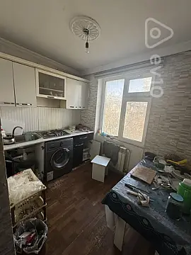 Satılır 3 otaqlı köhnə tikili 60 m²