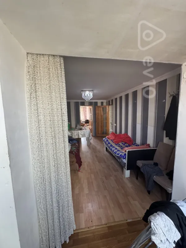 Satılır 3 otaqlı köhnə tikili 60 m²