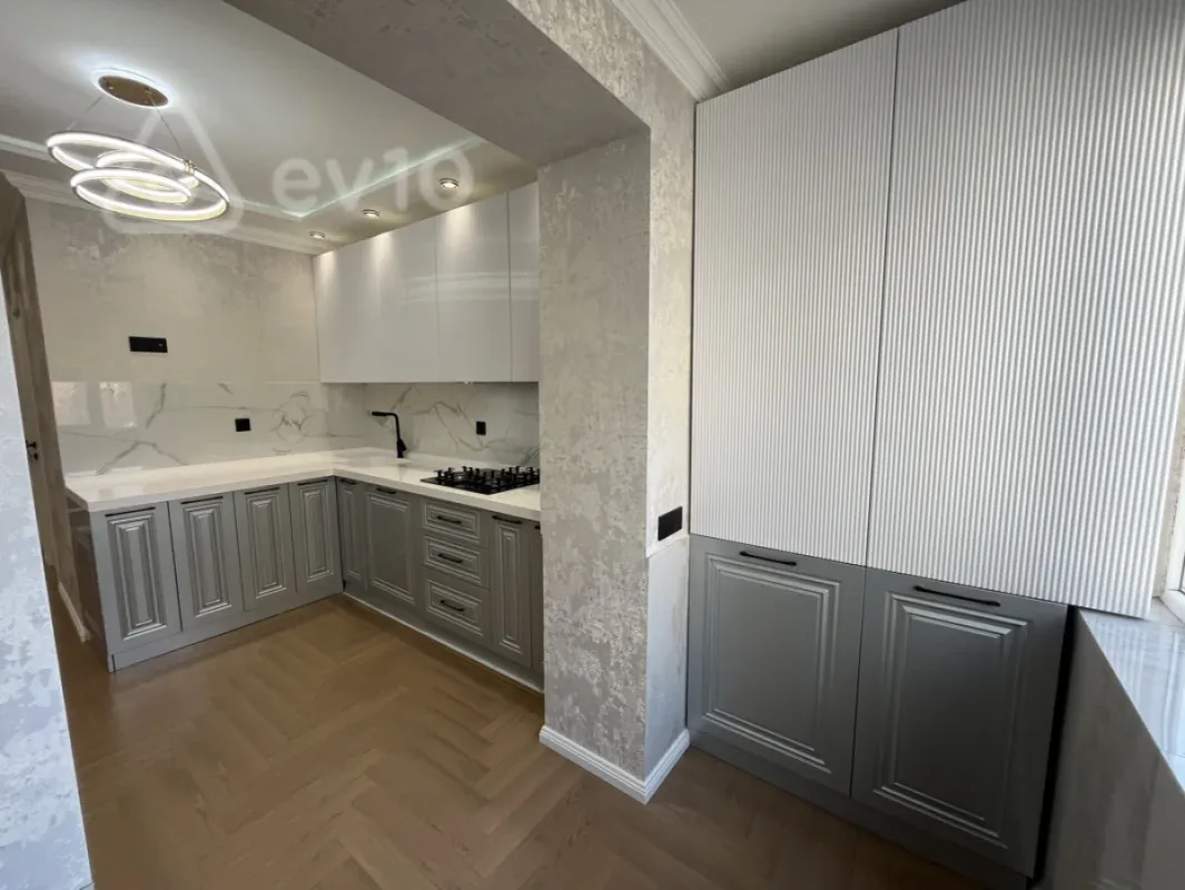 Satılır 3 otaqlı köhnə tikili 85 m²