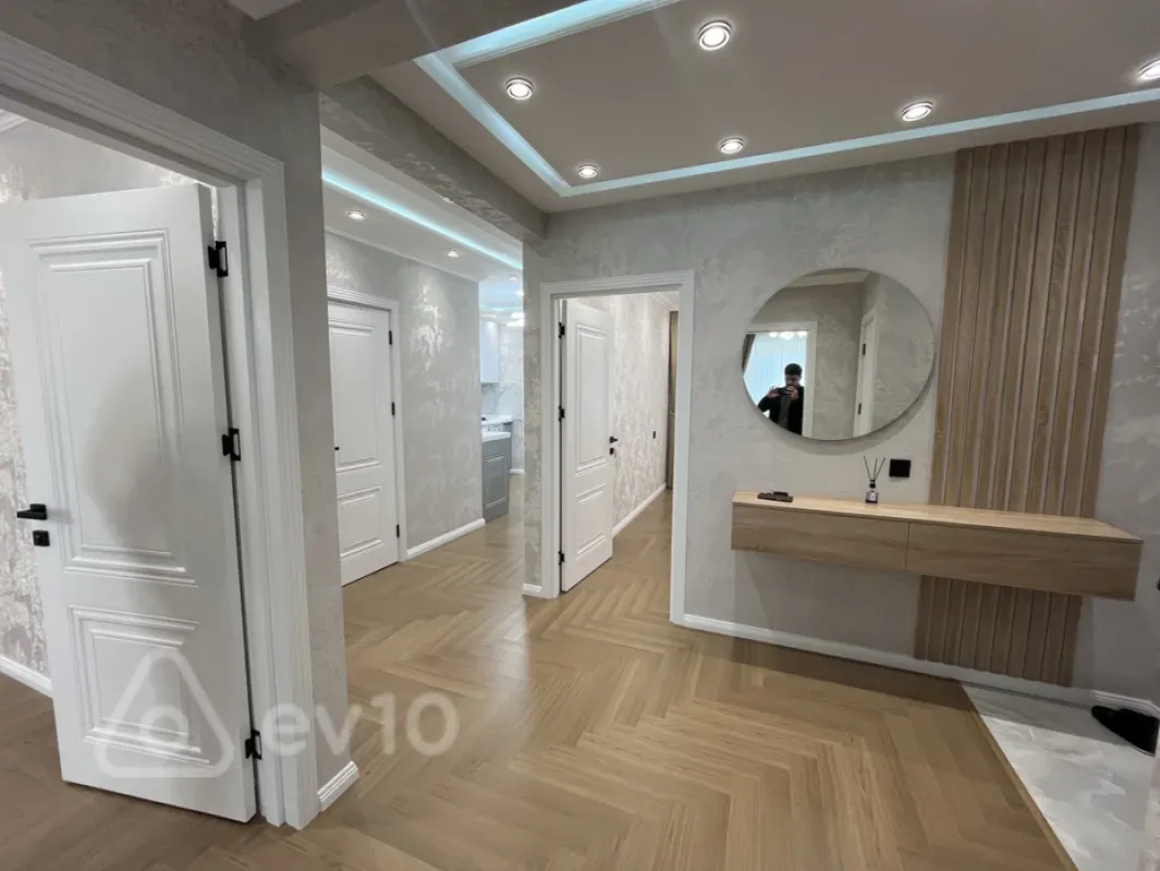 Satılır 3 otaqlı köhnə tikili 85 m²