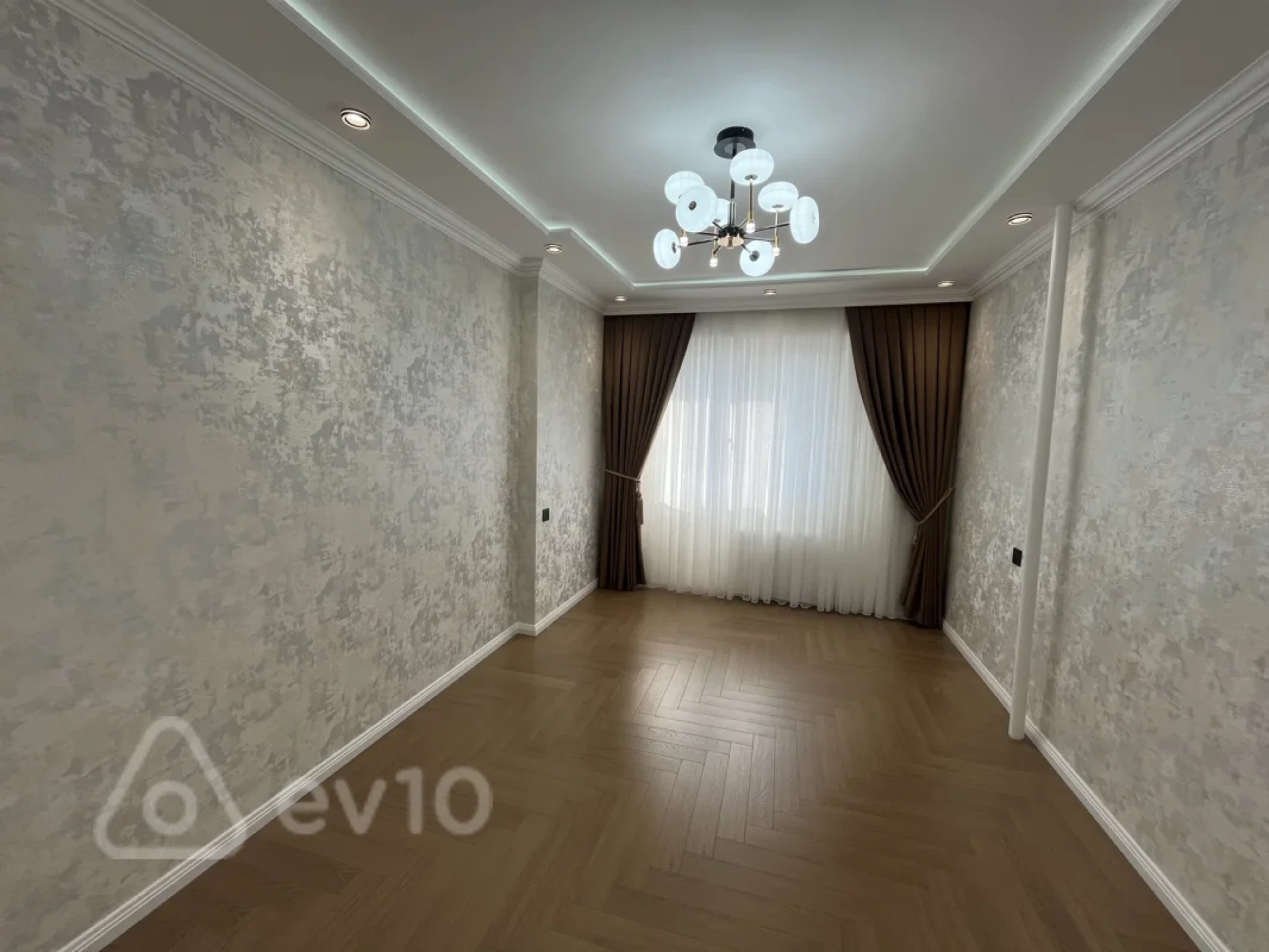 Satılır 3 otaqlı köhnə tikili 85 m²