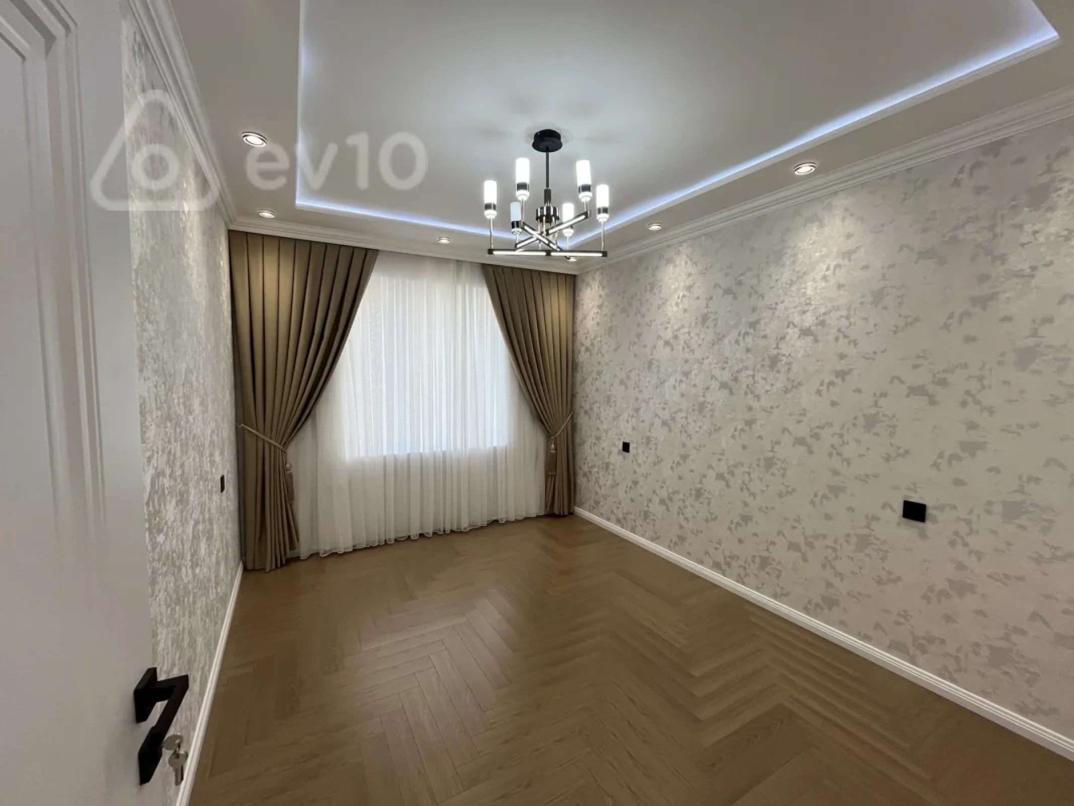 Satılır 3 otaqlı köhnə tikili 85 m²