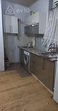 Kirayə verilir 2 otaqlı köhnə tikili 55 m²