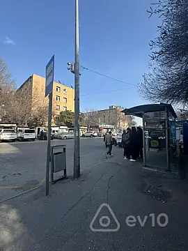 Kirayə verilir 2 otaqlı köhnə tikili 55 m²