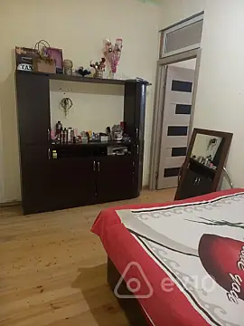 Kirayə verilir 2 otaqlı köhnə tikili 55 m²