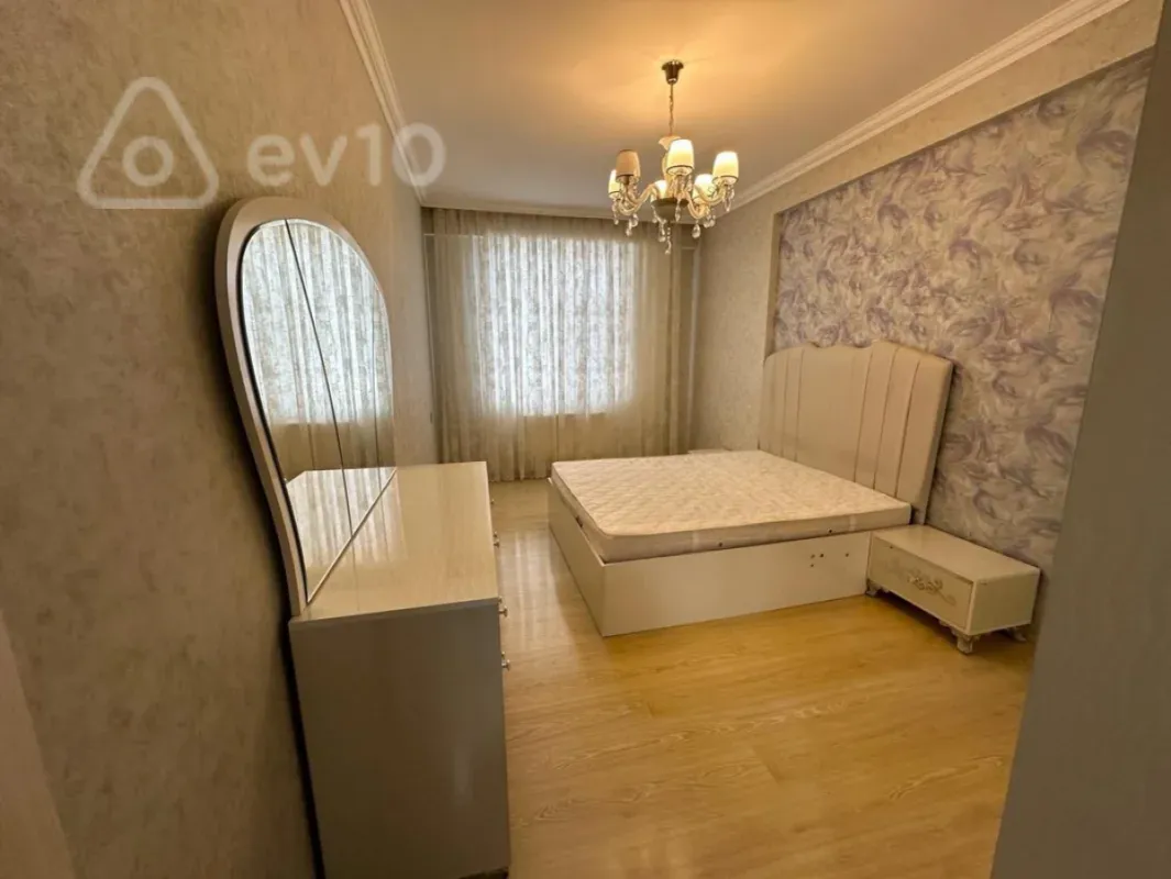 Kirayə verilir 2 otaqlı yeni tikili 70 m²