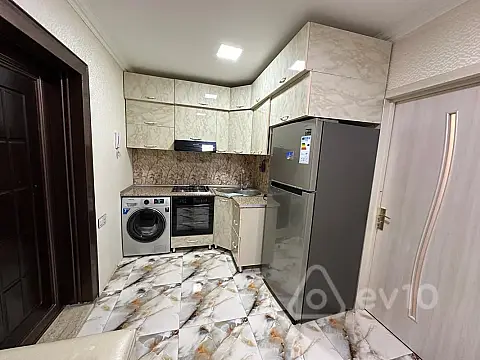 Kirayə verilir 2 otaqlı yeni tikili 70 m²