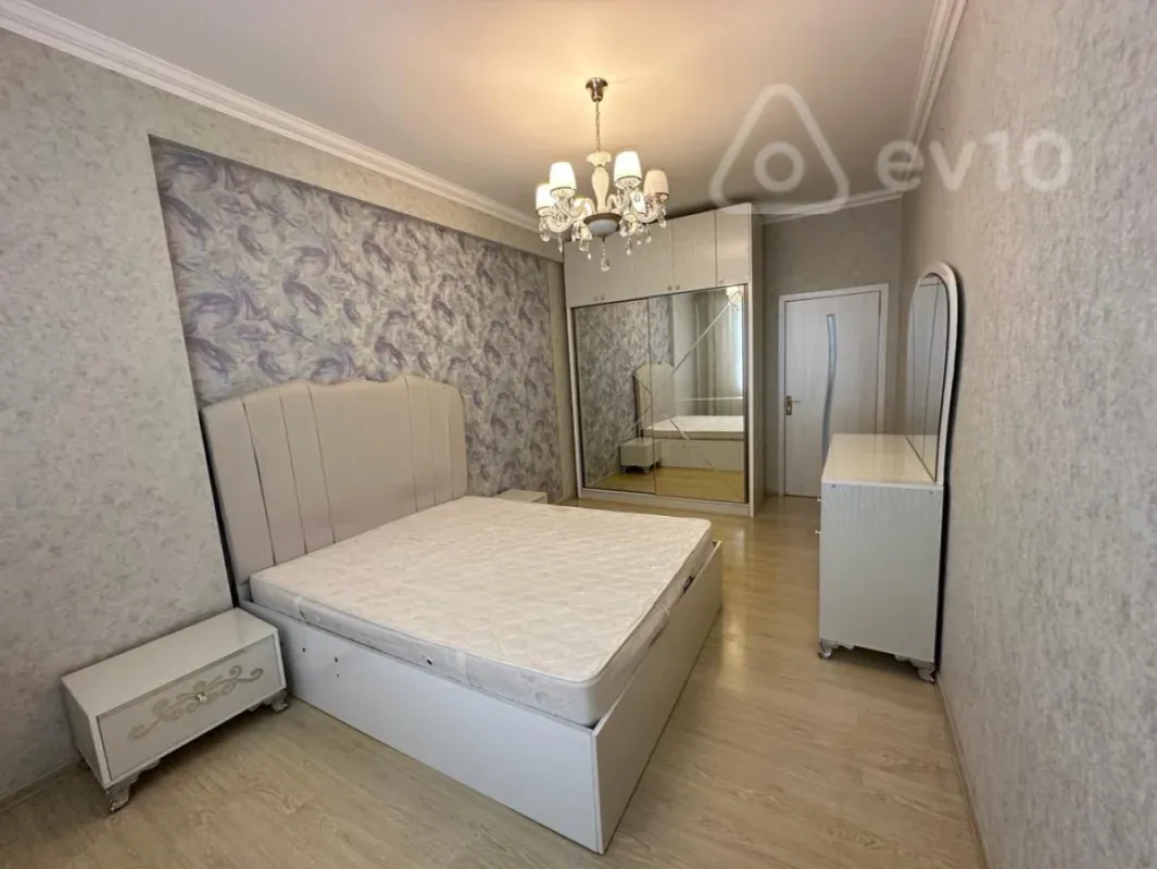 Kirayə verilir 2 otaqlı yeni tikili 70 m²