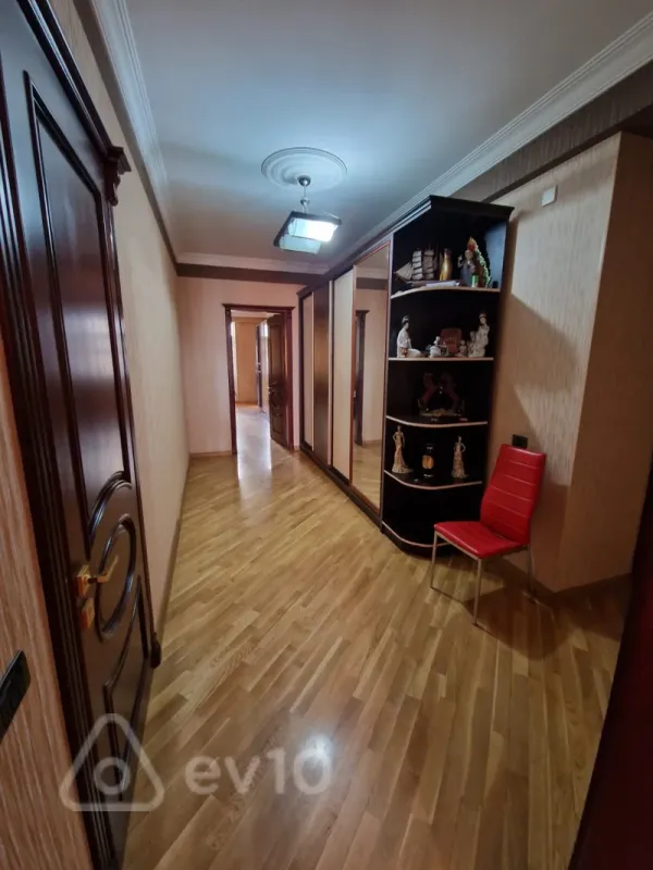 Satılır 4 otaqlı yeni tikili 178 m²