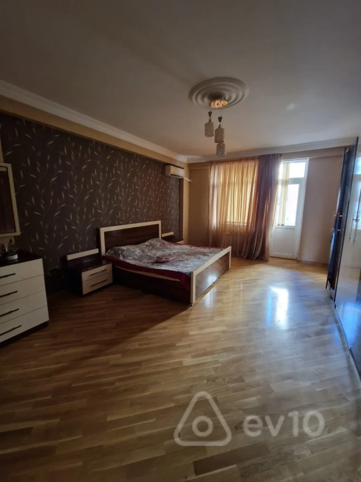 Satılır 4 otaqlı yeni tikili 178 m²