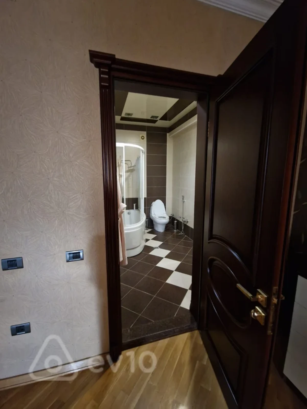 Satılır 4 otaqlı yeni tikili 178 m²