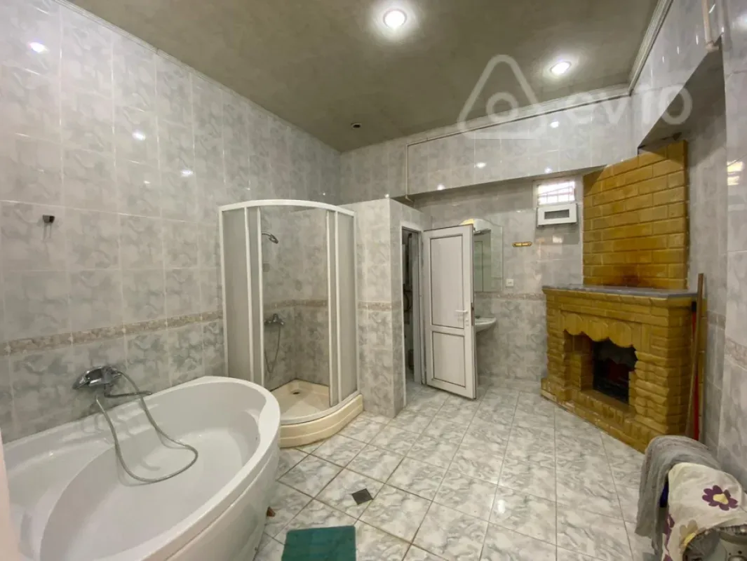 Kirayə verilir 4 otaqlı ofis 160 m²