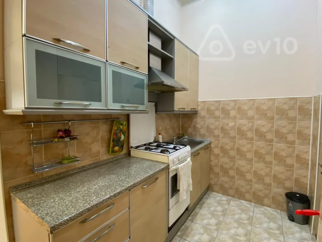 Kirayə verilir 4 otaqlı ofis 160 m²