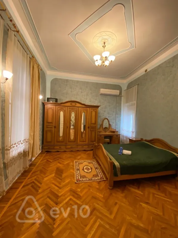 Kirayə verilir 4 otaqlı ofis 160 m²