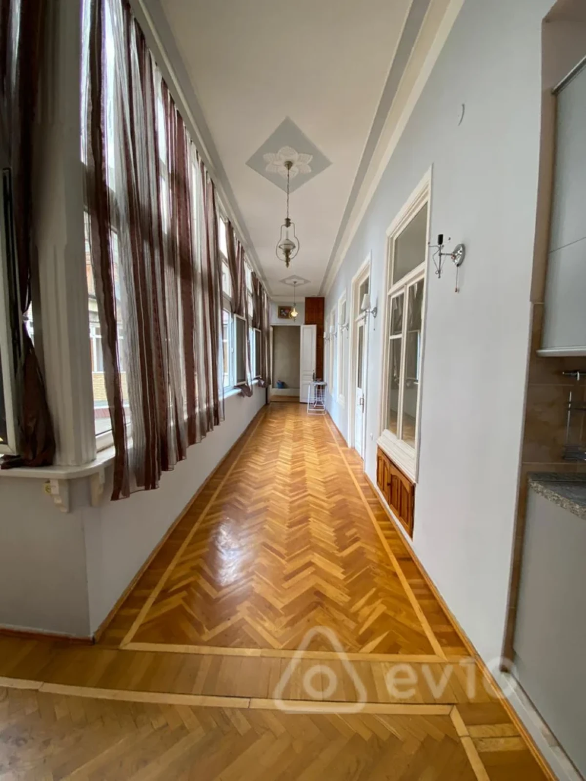 Kirayə verilir 4 otaqlı ofis 160 m²