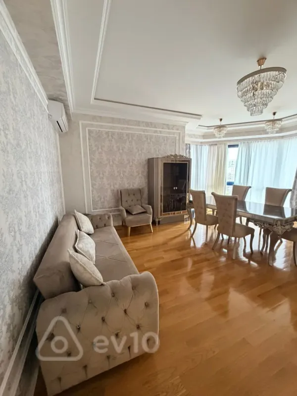 Kirayə verilir 2 otaqlı yeni tikili 122 m²